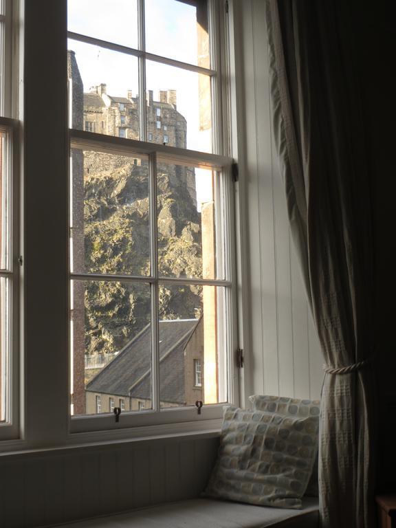 Edinburgh Old Town Apartment Стая снимка